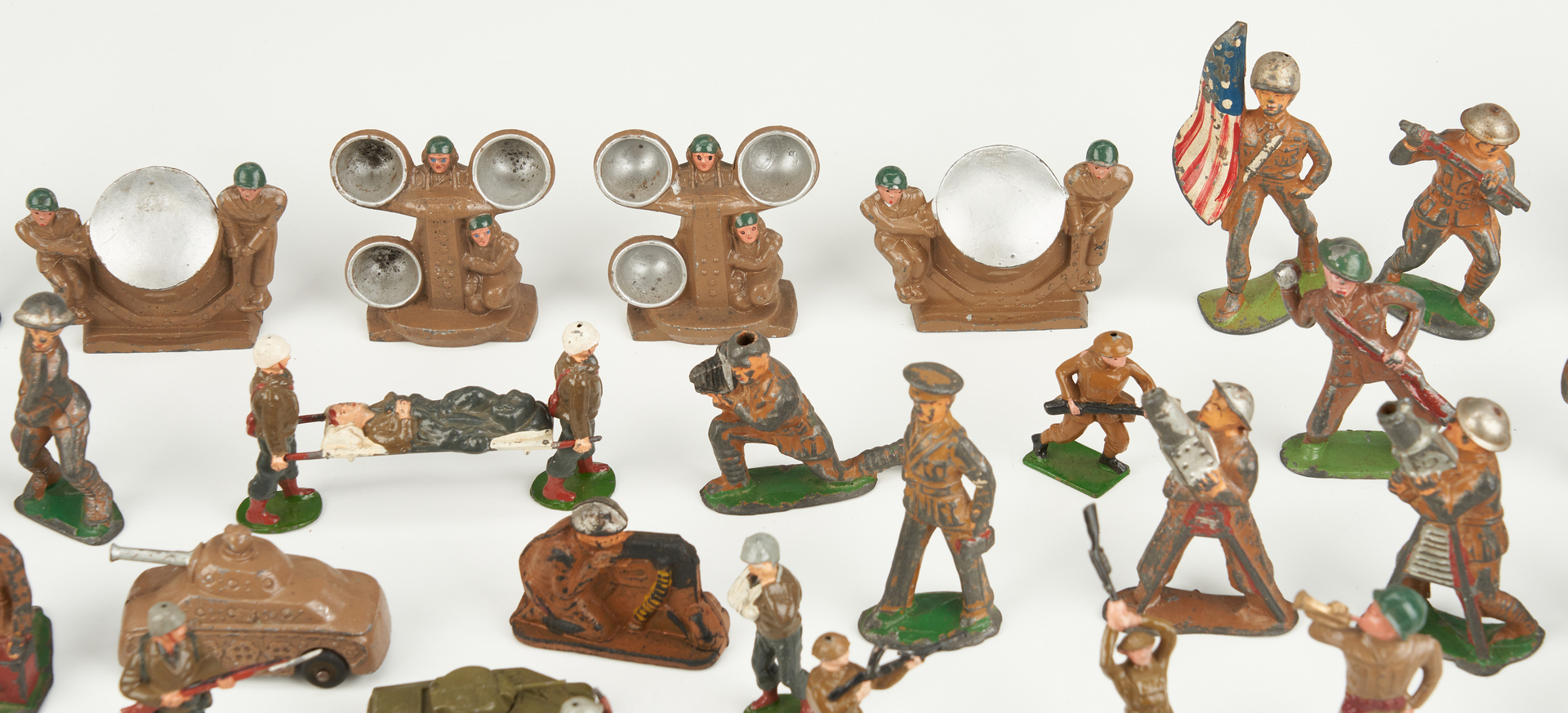 Lot 797: 207 Cast Metal WWI & II Toy Soldiers, incl. Manoil