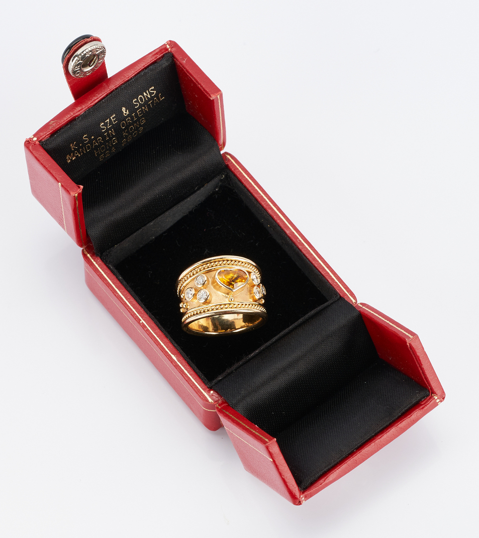 Lot 835: 18K Yellow Sapphire Etruscan Style Designer Ring