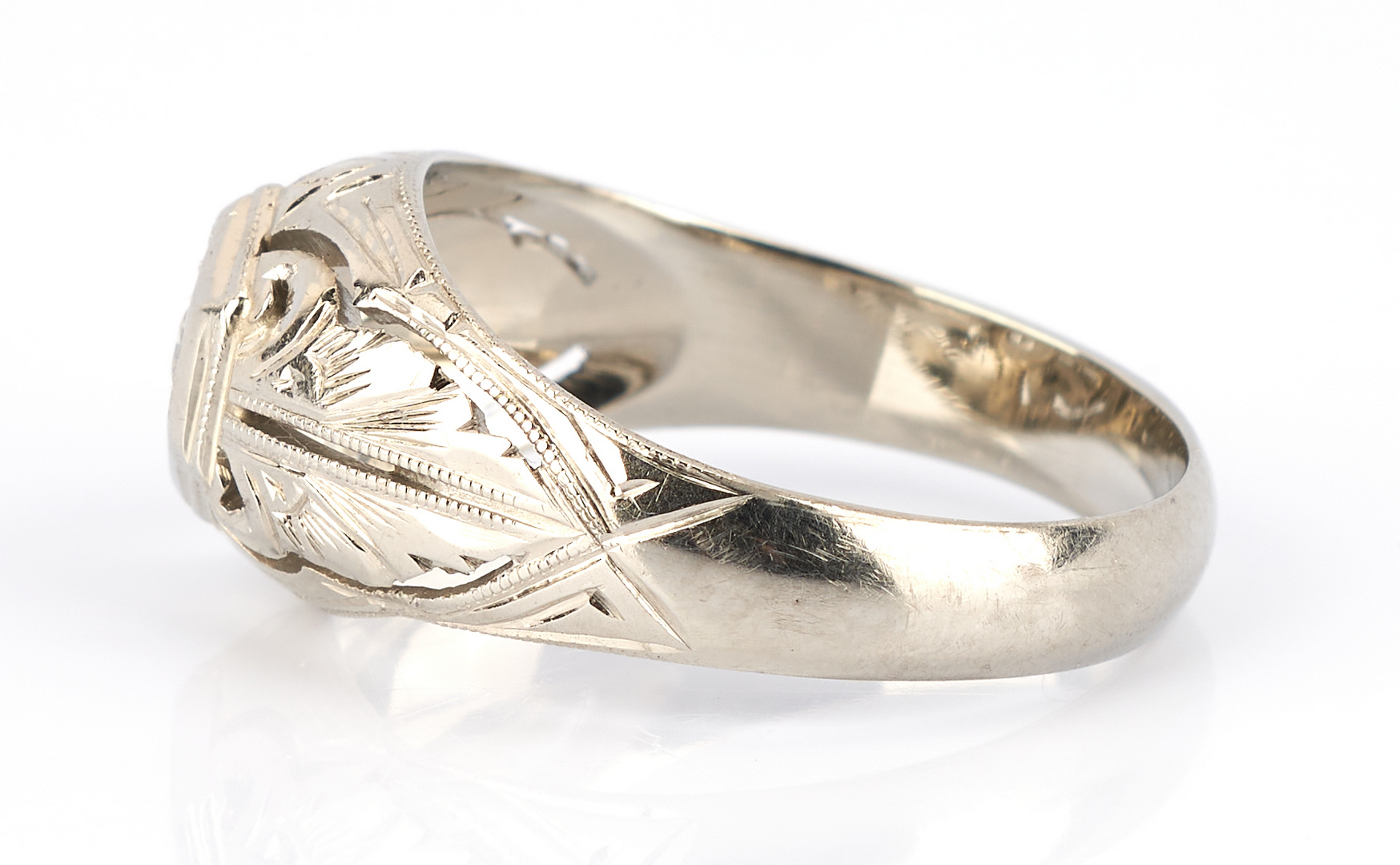 Lot 920: Ladies 18K White Gold Filigree & Diamond Ring