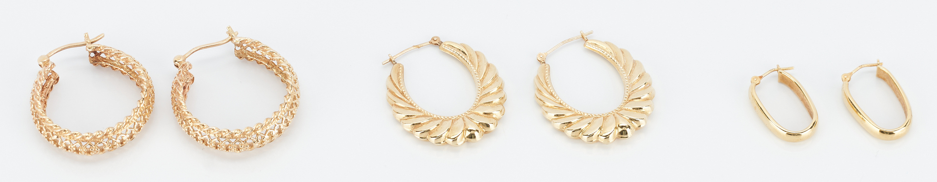 Lot 928: 3 Pairs Ladies 14K Gold Hoop Earrings