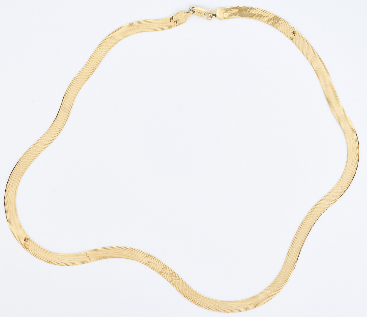 Lot 937: Ladies 10K Herringbone Necklace