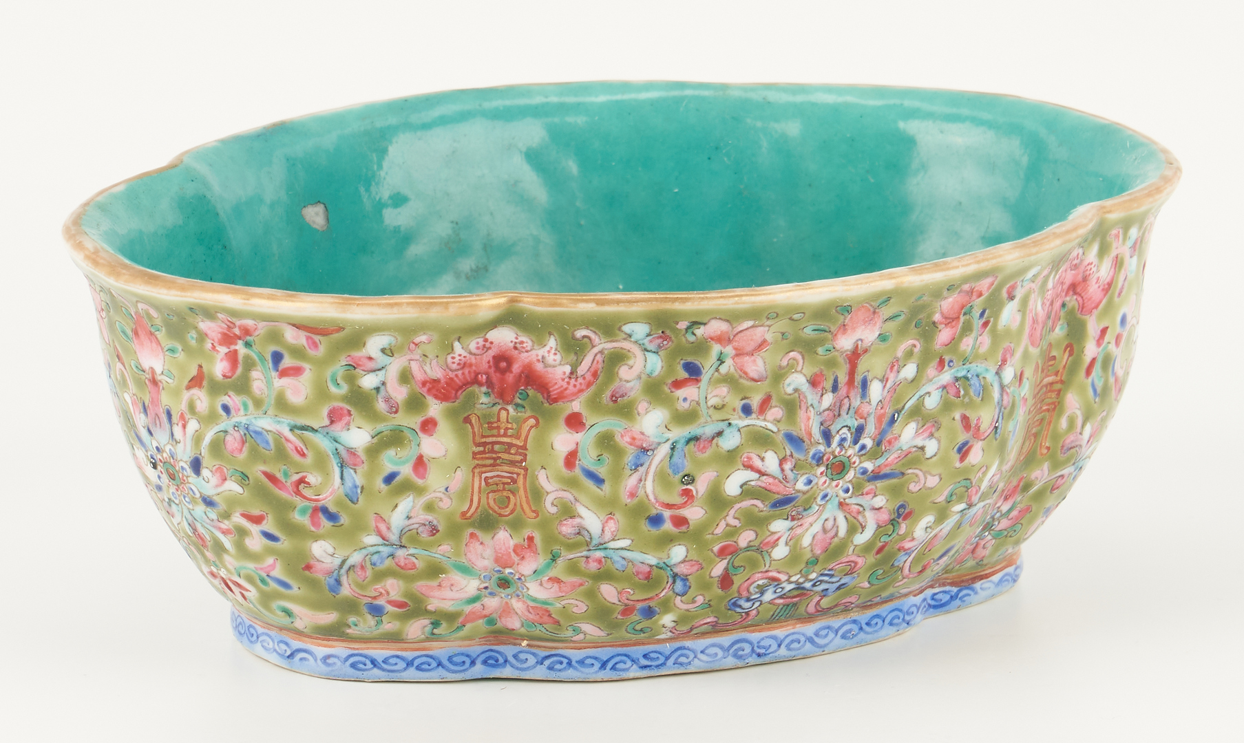 Lot 33: Chinese Famille Rose Quatrefoil Bowl w/ Stand