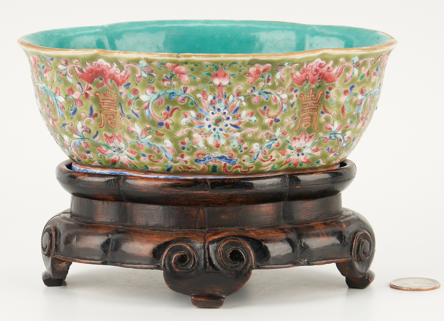 Lot 33: Chinese Famille Rose Quatrefoil Bowl w/ Stand