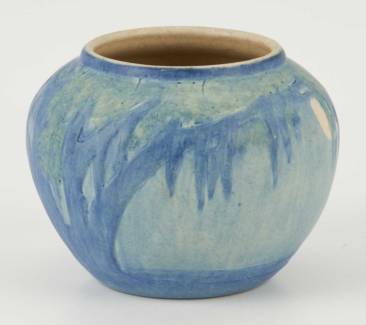 Lot 519: Newcomb College Pottery Vase