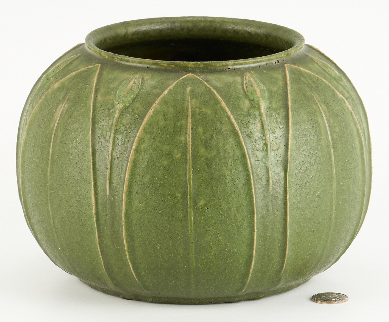 Lot 526: Grueby Art Pottery Low Vase, Green Matte Glaze