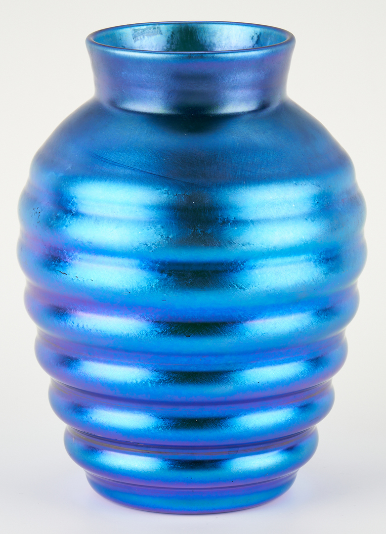 Lot 536: Durand Art Glass Beehive Vase
