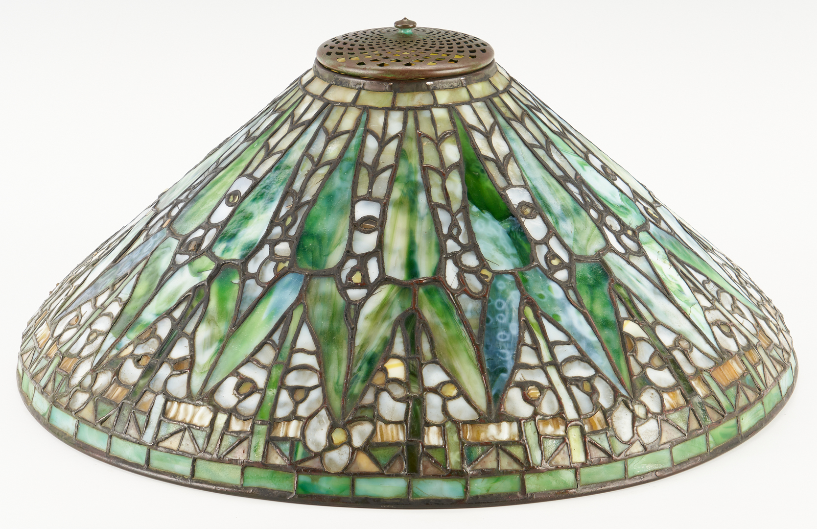 Lot 538: Tiffany Studios Table Lamp, Arrowroot Shade