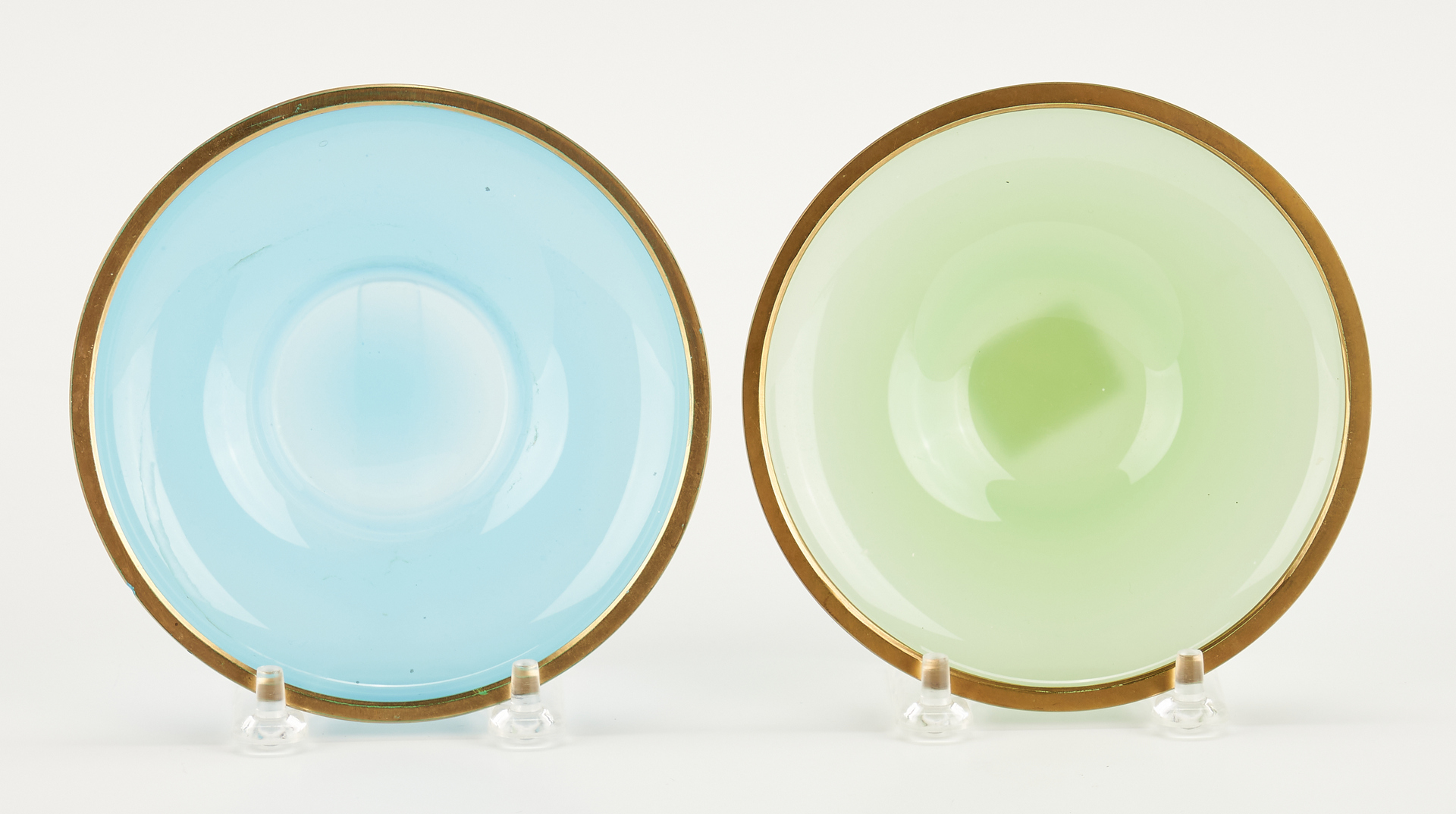 Lot 549: 18 Italian Murano Opaque Glass Table Accessories