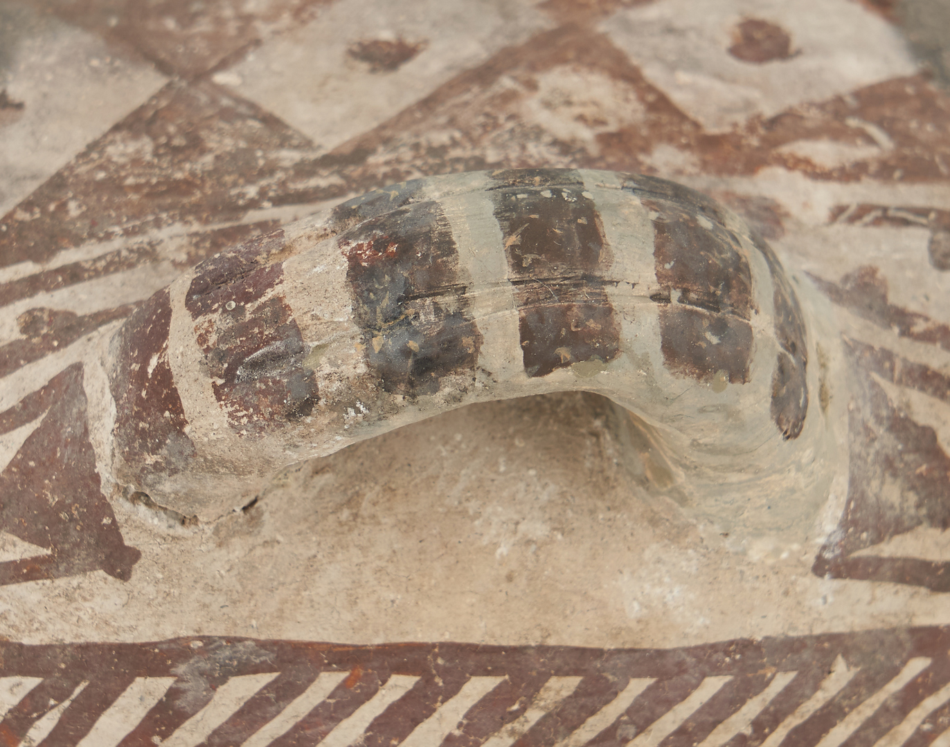 Lot 690: 2 Pre-Historic Anasazi Culture Pottery Items