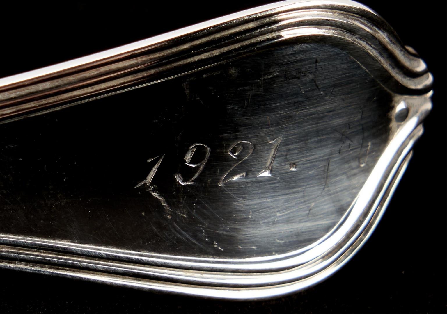 Lot 81: 191 Pcs. Towle Paul Revere Pattern Sterling Silver Flatware