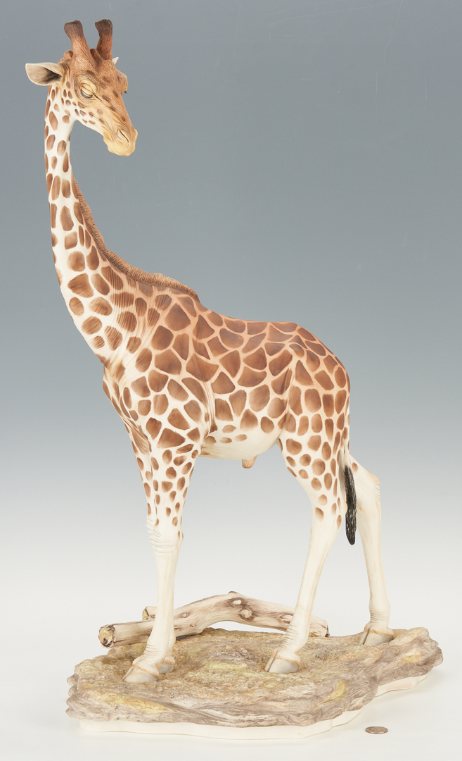 Lot 177: Boehm Male Giraffe Porcelain Figure