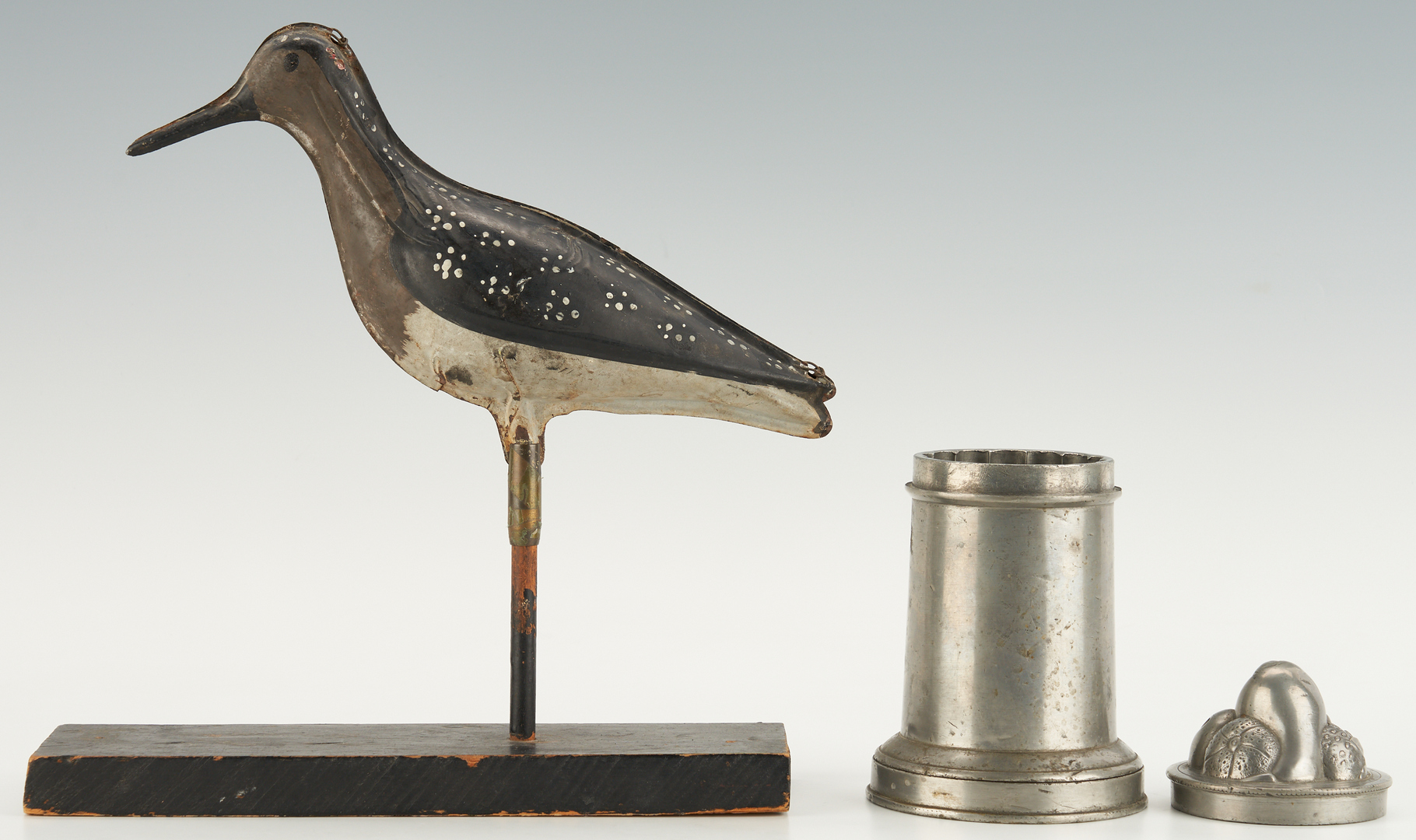 Lot 260: 3 Folk Art Items inc. Shorebird, Tray, Pewter Blancmange Mold