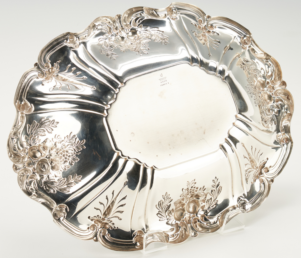 Lot 283: Reed & Barton Francis I Pattern Sterling Silver Serving Dish