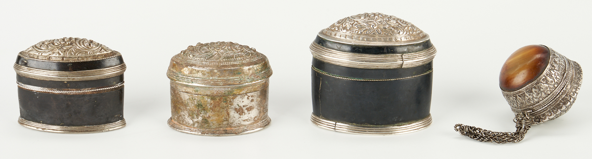 Lot 332: 5 Burmese Silver Items, incl. Anklet & Boxes
