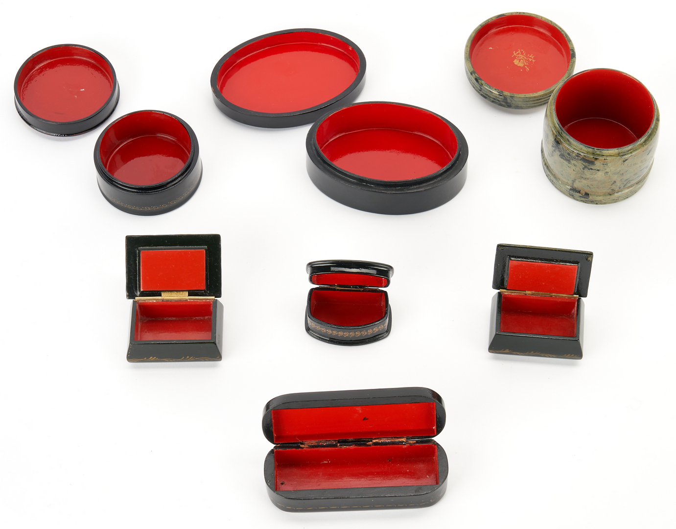 Lot 336: 19 Russian Lacquer Boxes, incl. Father Frost Scenes