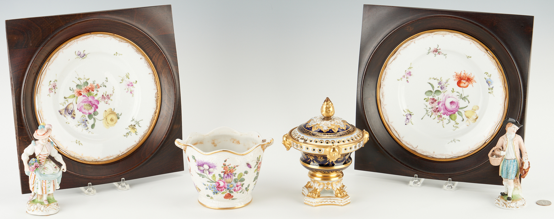 Lot 462: Group of 6 European Porcelain Items