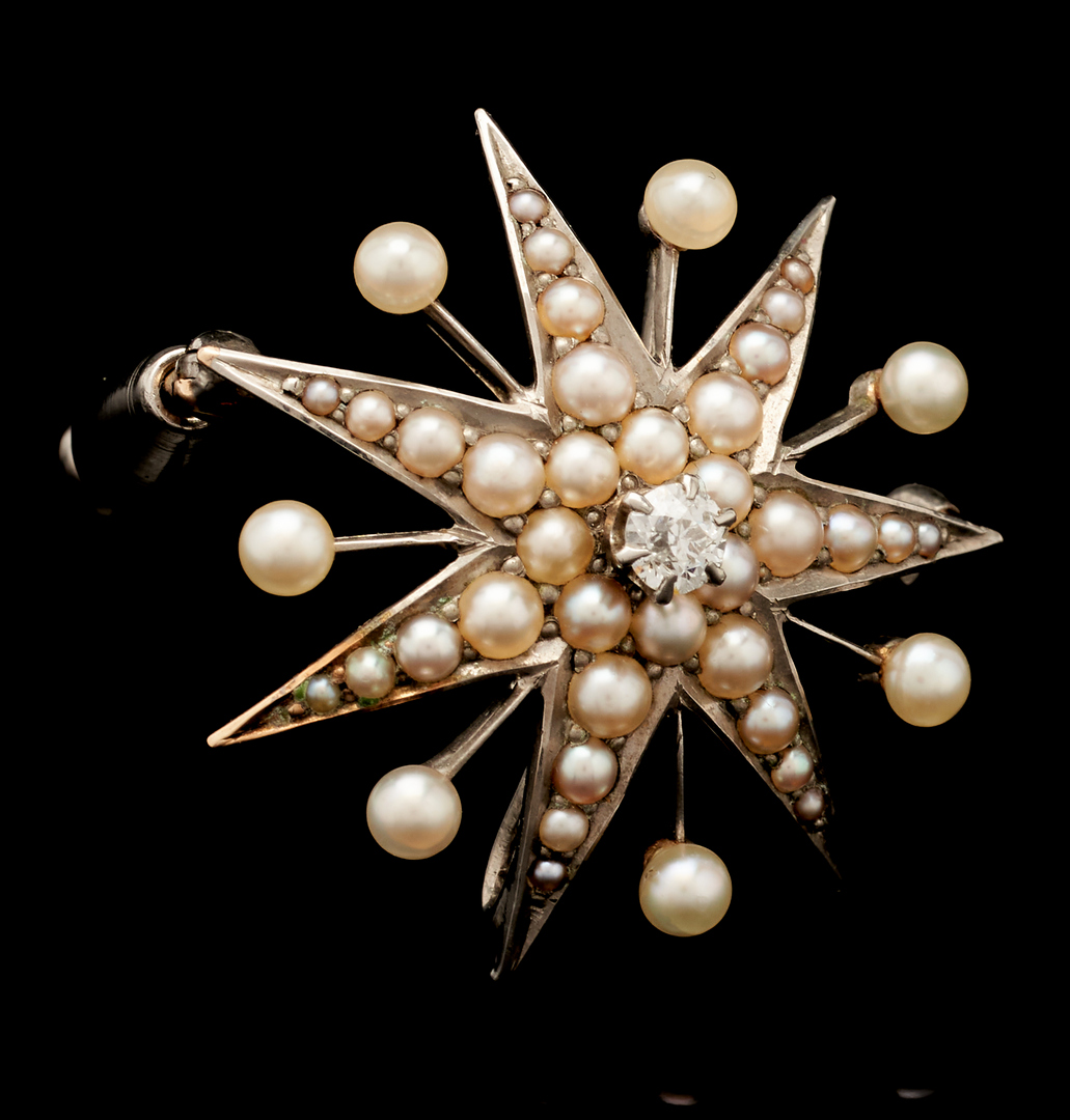 Lot 1109: 4 Pearl Jewelry Pieces, incl. Mikimoto