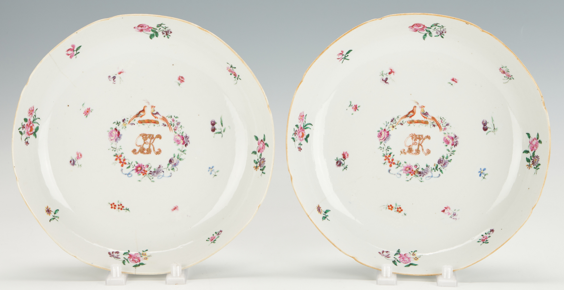 Lot 34: Four pcs. Chinese Export Porcelain, incl. Armorial, Tobacco Leaf