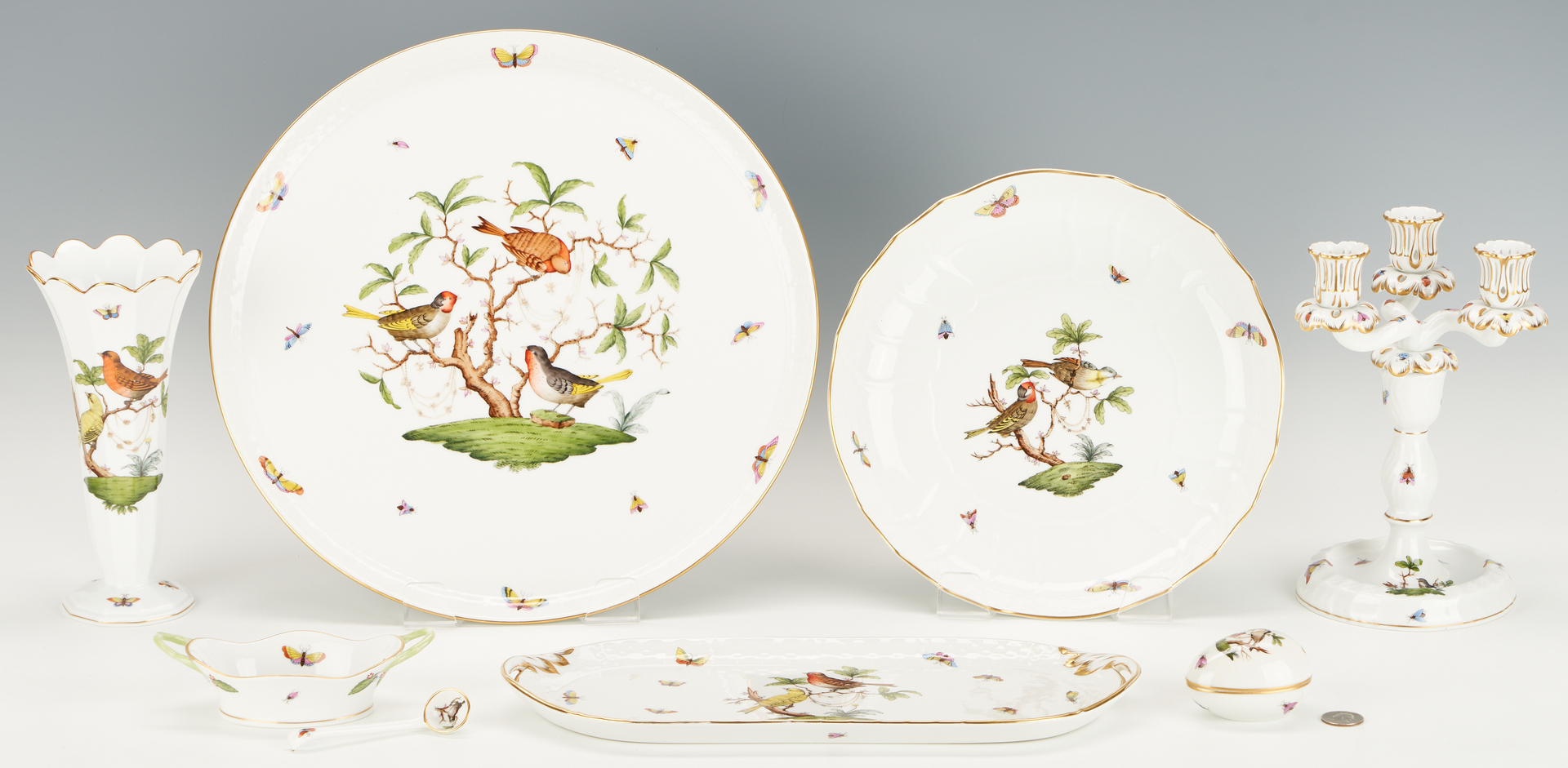 Lot 366: 15 pcs. Herend Rothschild Pattern Table Items