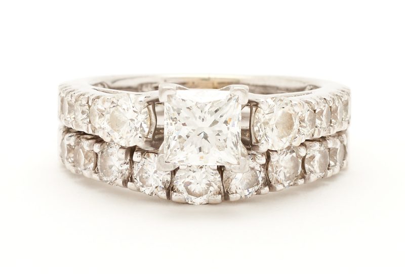 Lot 378: 3.44 Carat Diamond Engagement Ring Set