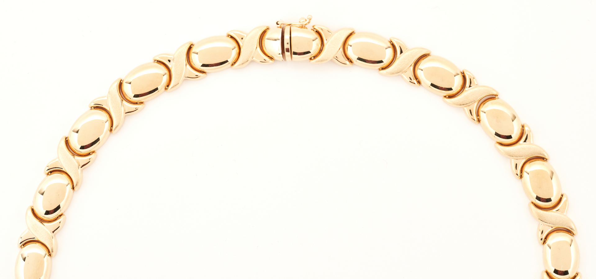Lot 390: Ladies 14K Gold Fashion Omega Necklace