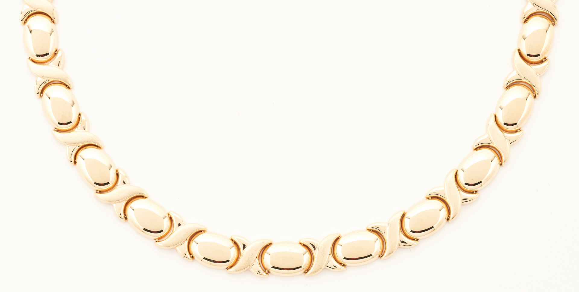 Lot 390: Ladies 14K Gold Fashion Omega Necklace