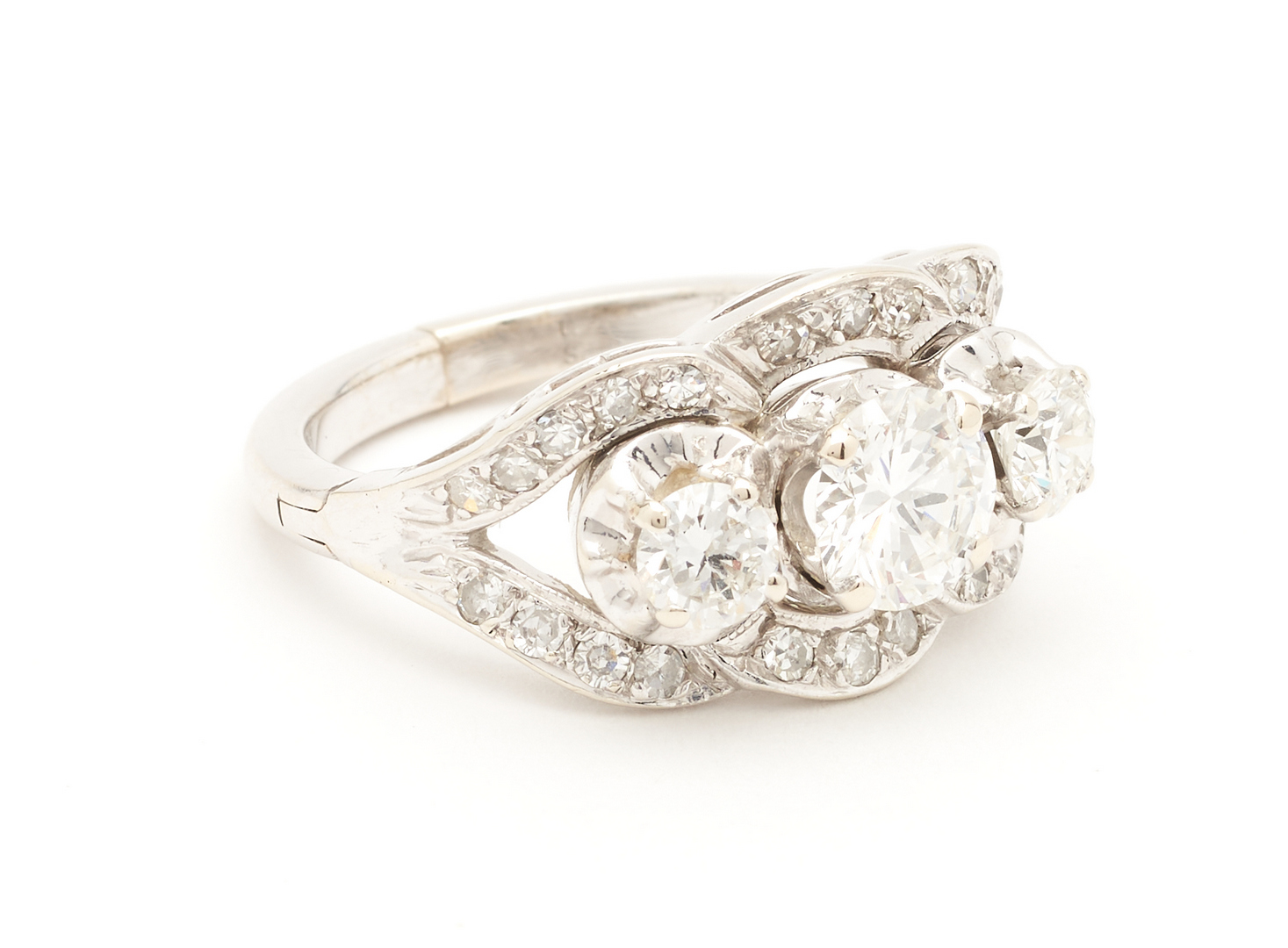 Lot 391: Diamond & Gold Princess Ring