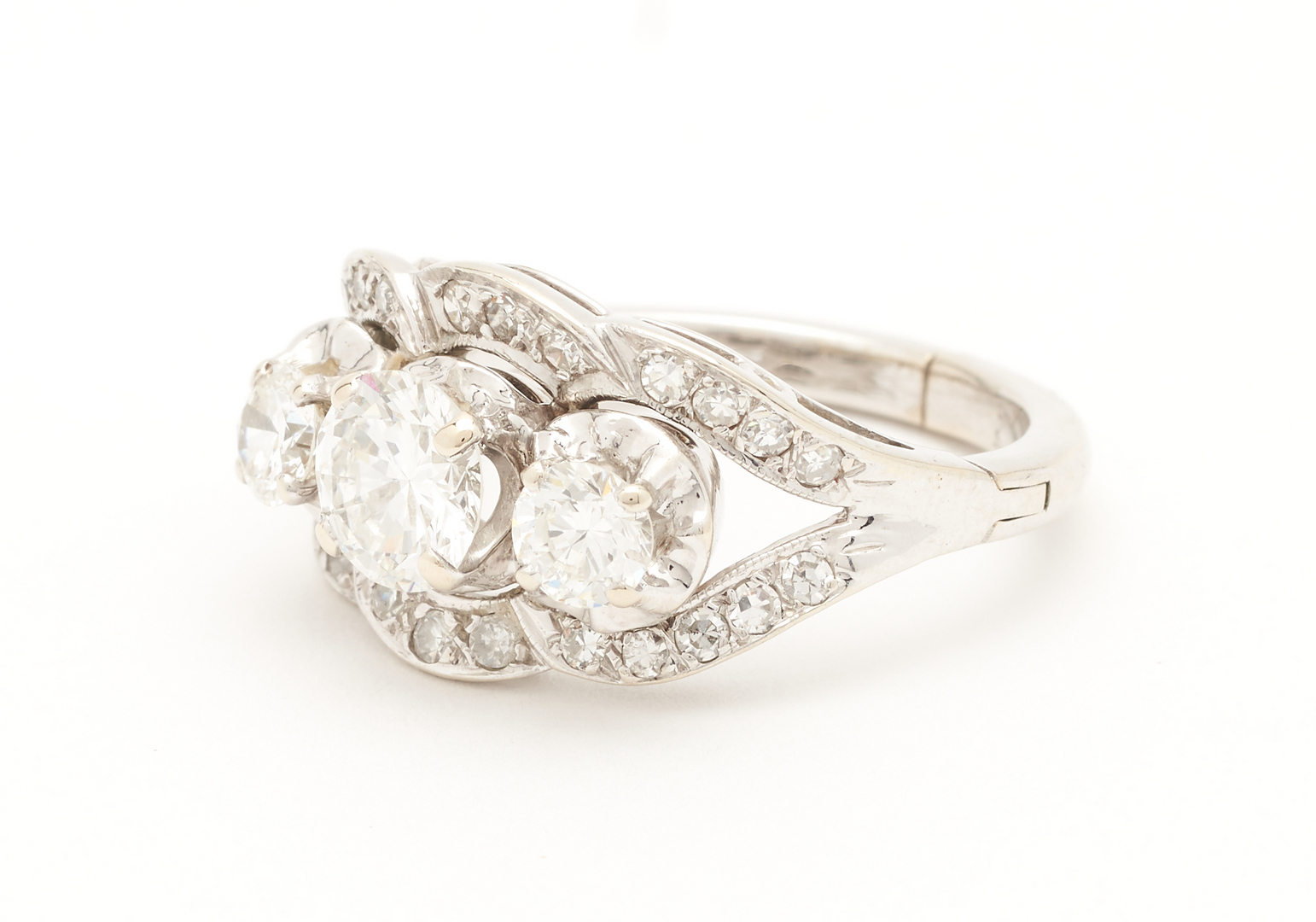 Lot 391: Diamond & Gold Princess Ring