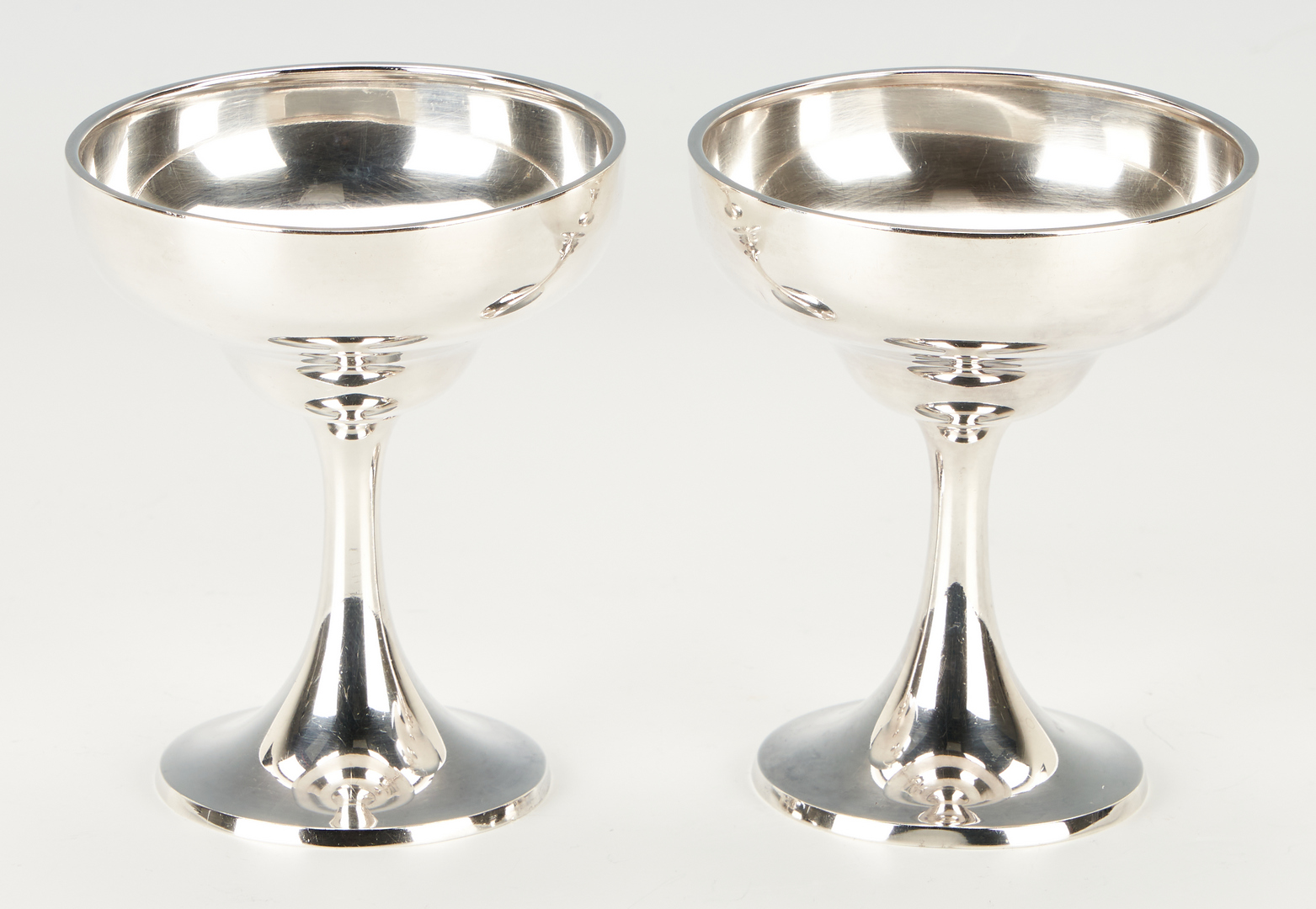 Lot 429: 12 Wallace Sterling Silver Sherbets
