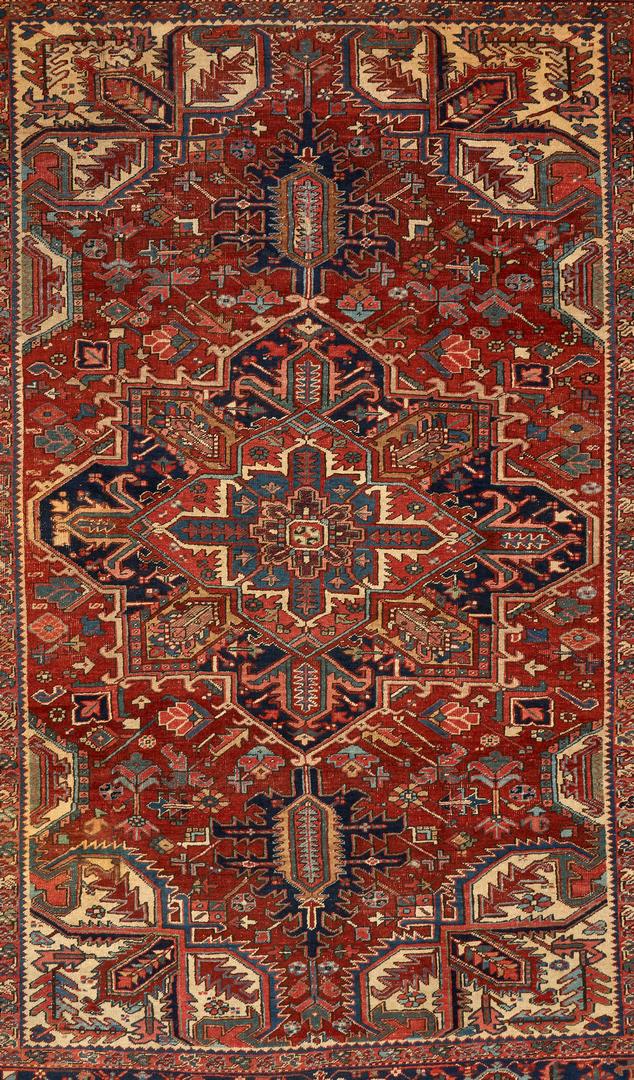Lot 530: Persian Heriz Rug, 8 x 11