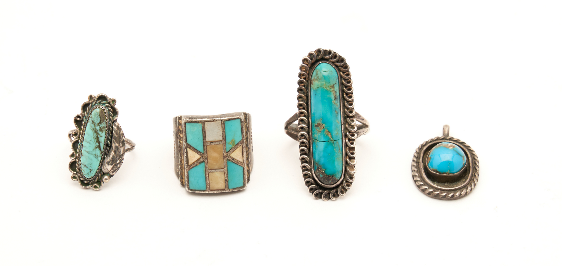 Lot 613: 32 Native American Jewelry Items