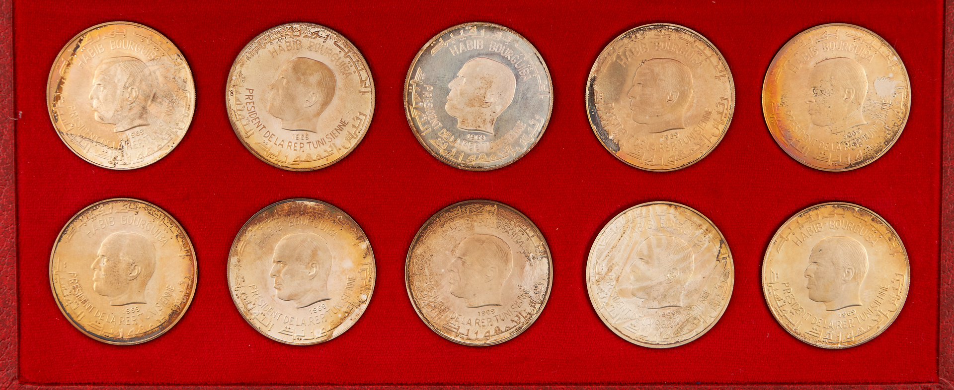 Lot 725: 5 Proof Sets, incl. .999 Silver, .900 Gold