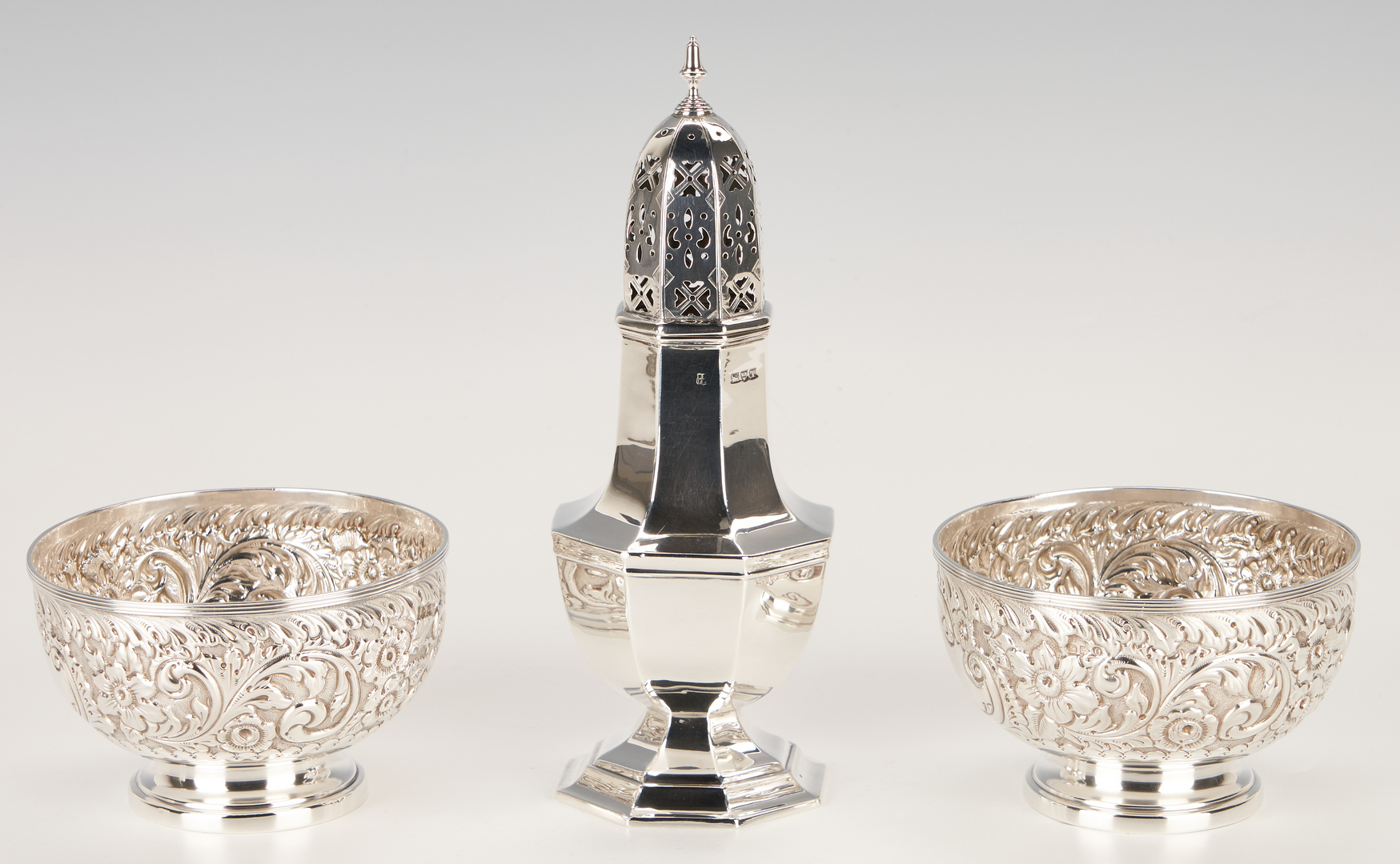 Lot 761: 4 pcs British Sterling inc. Caudle Cup, Bowls, Muffineer