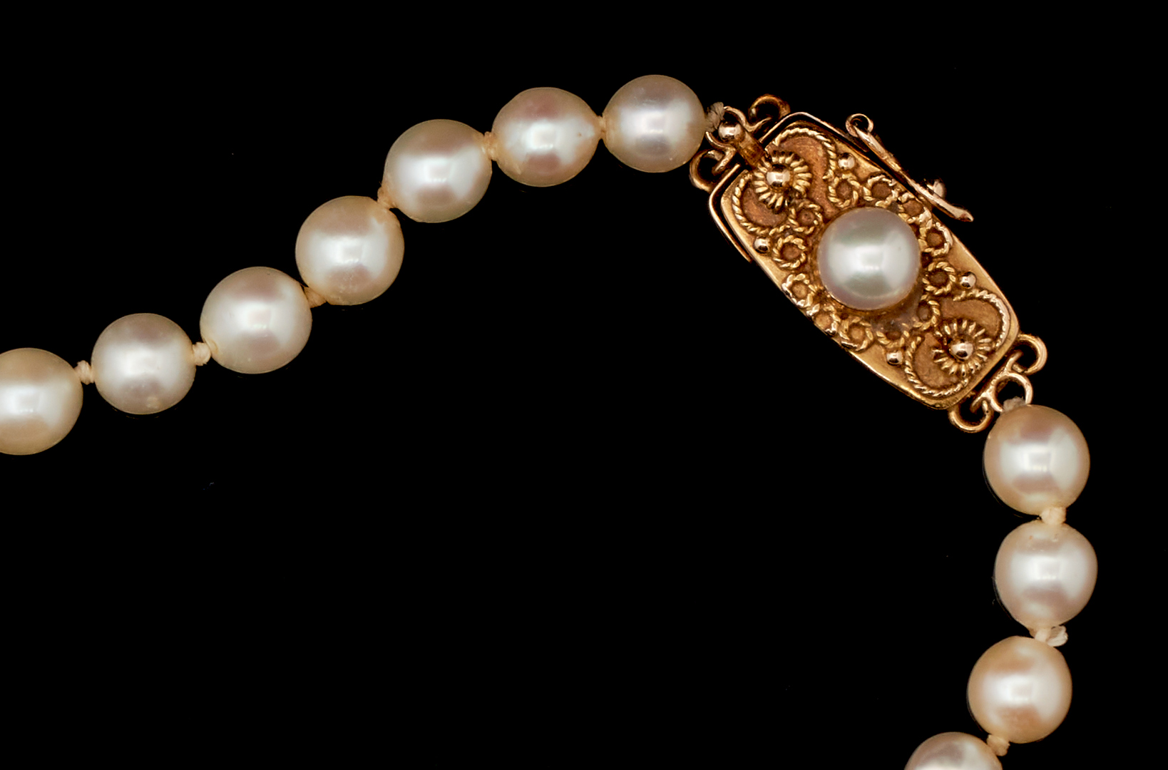 Lot 825: Three (3) Ladies Cultured Pearl Necklaces