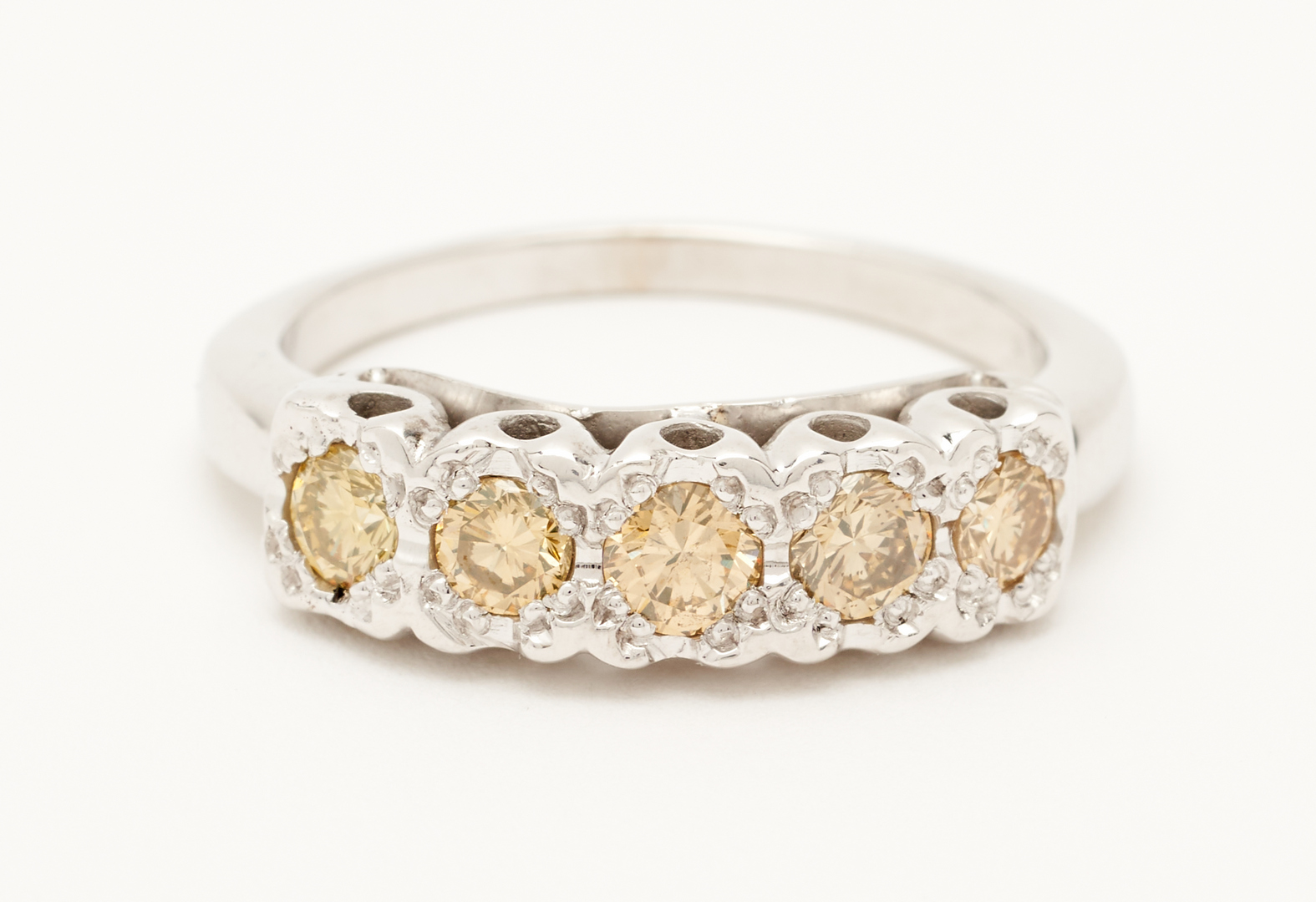 Lot 828: Ladies 18K Champagne Diamond Ring
