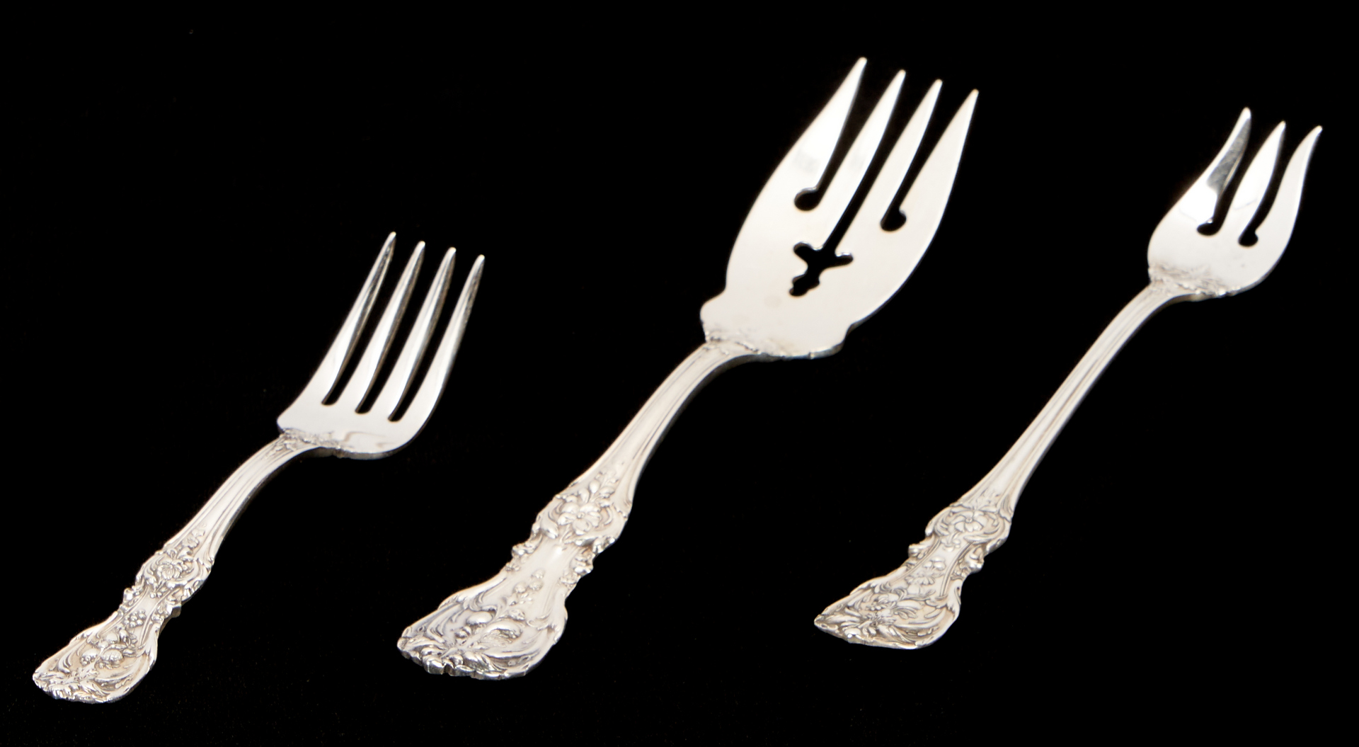 Lot 93: Large Reed and Barton Francis I Pattern Sterling Silver Flatware, 249 Total Pieces