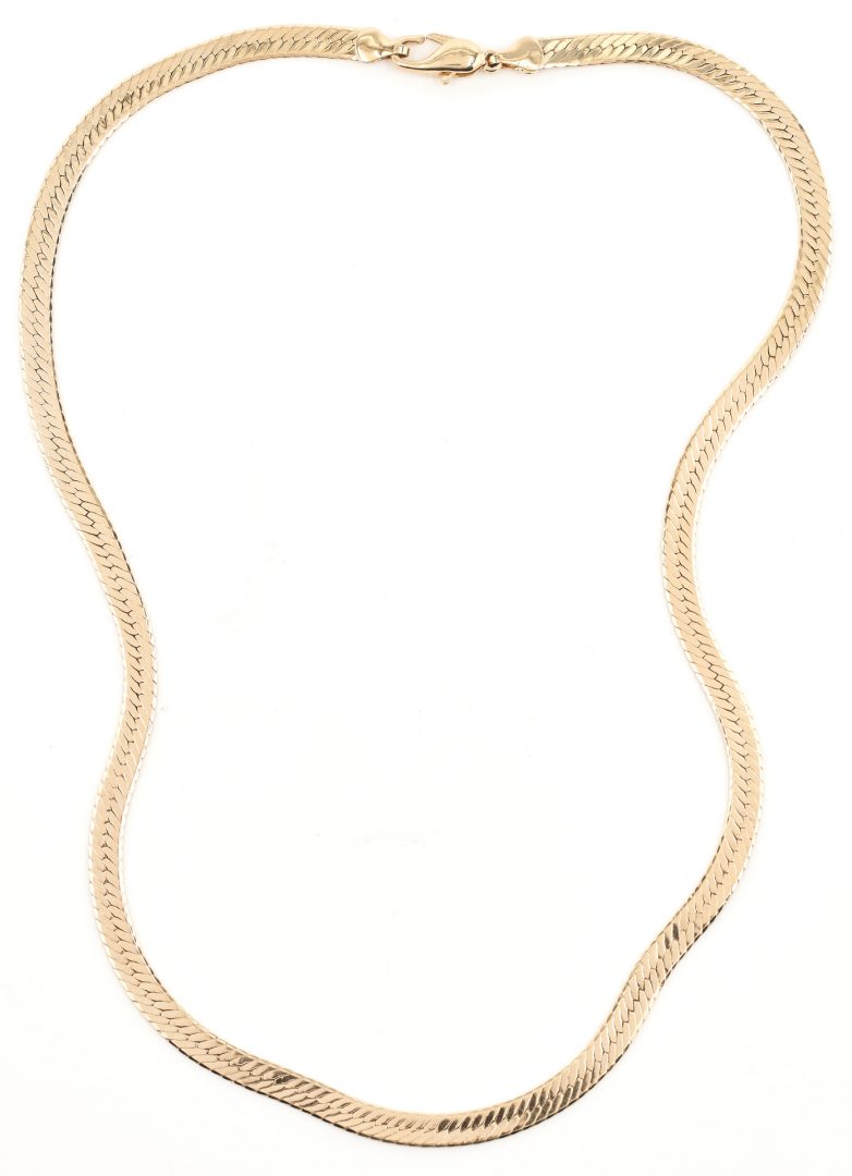 Lot 1103: 14K Gold Omega Necklace