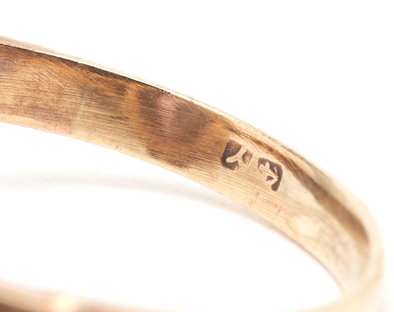 Lot 1211: 10K Gold & Amethyst Ring, Brooch, and Earrings