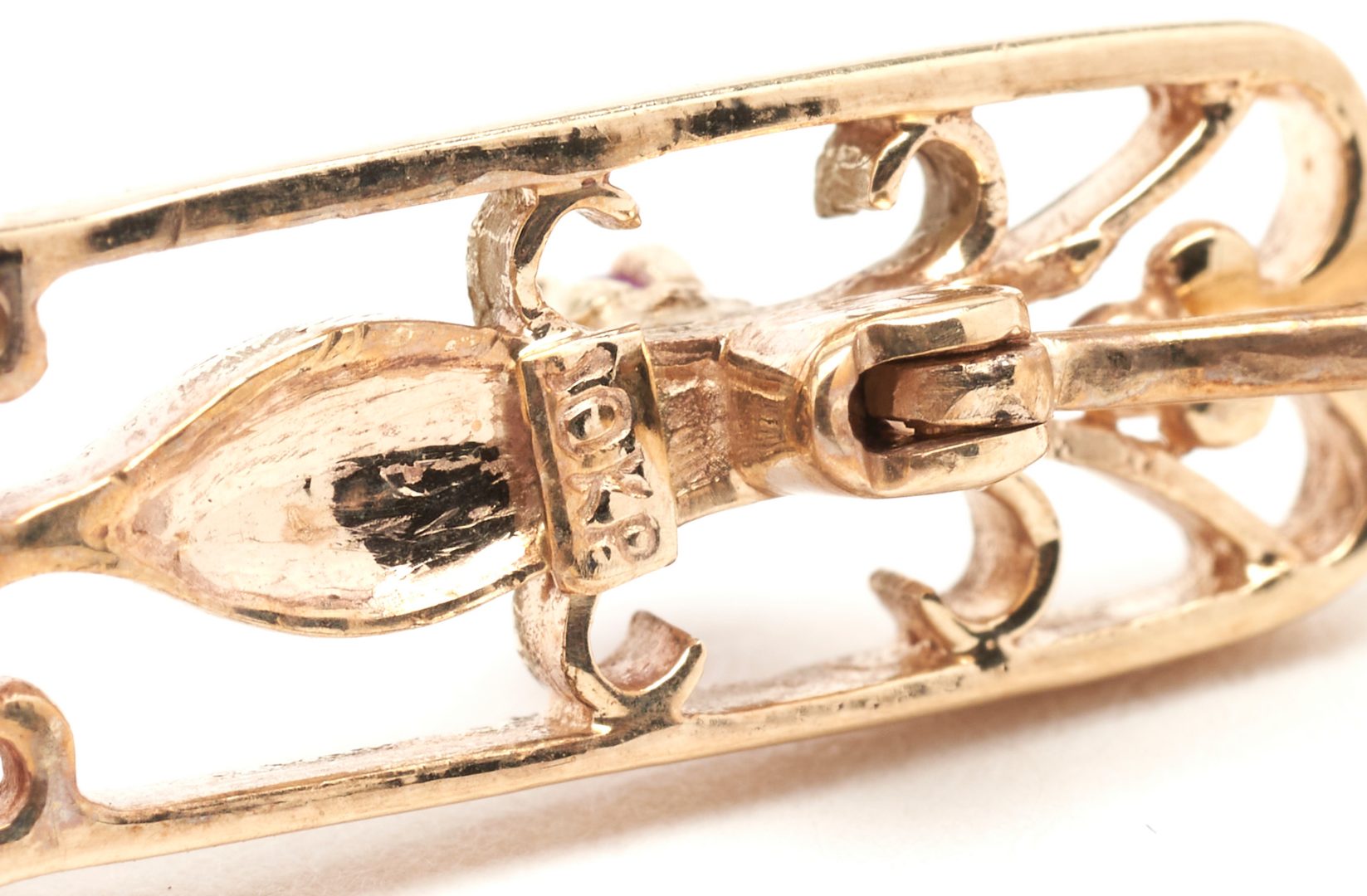 Lot 1211: 10K Gold & Amethyst Ring, Brooch, and Earrings