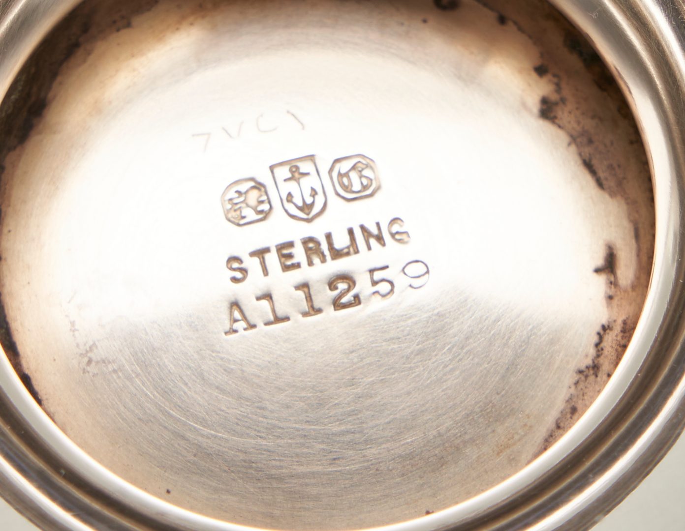 Lot 1236: 8 pcs. Sterling Hollowware, incl. Porringers