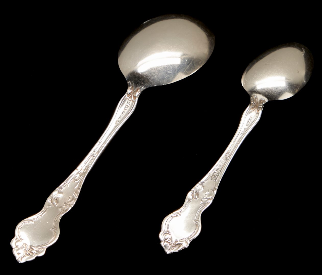 Lot 417: Wallace Violet Sterling Silver Flatware Service for 12 + 2 Serving Items, 107 pcs.