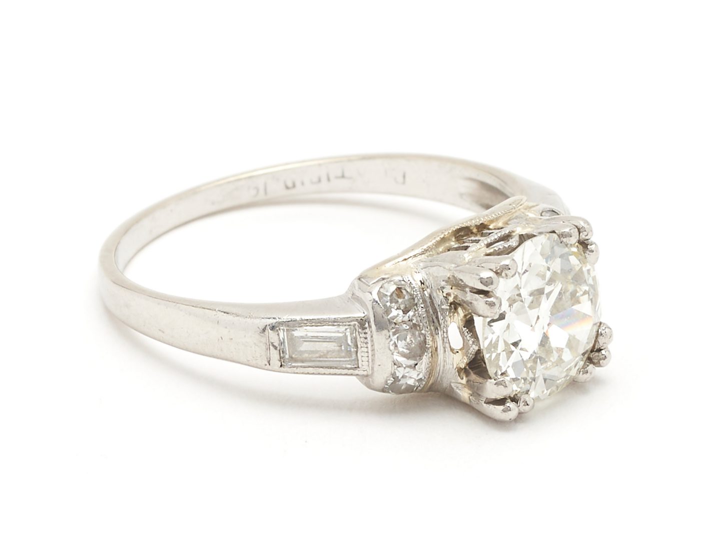 Lot 51: Ladies Art Deco Platinum Diamond Ring