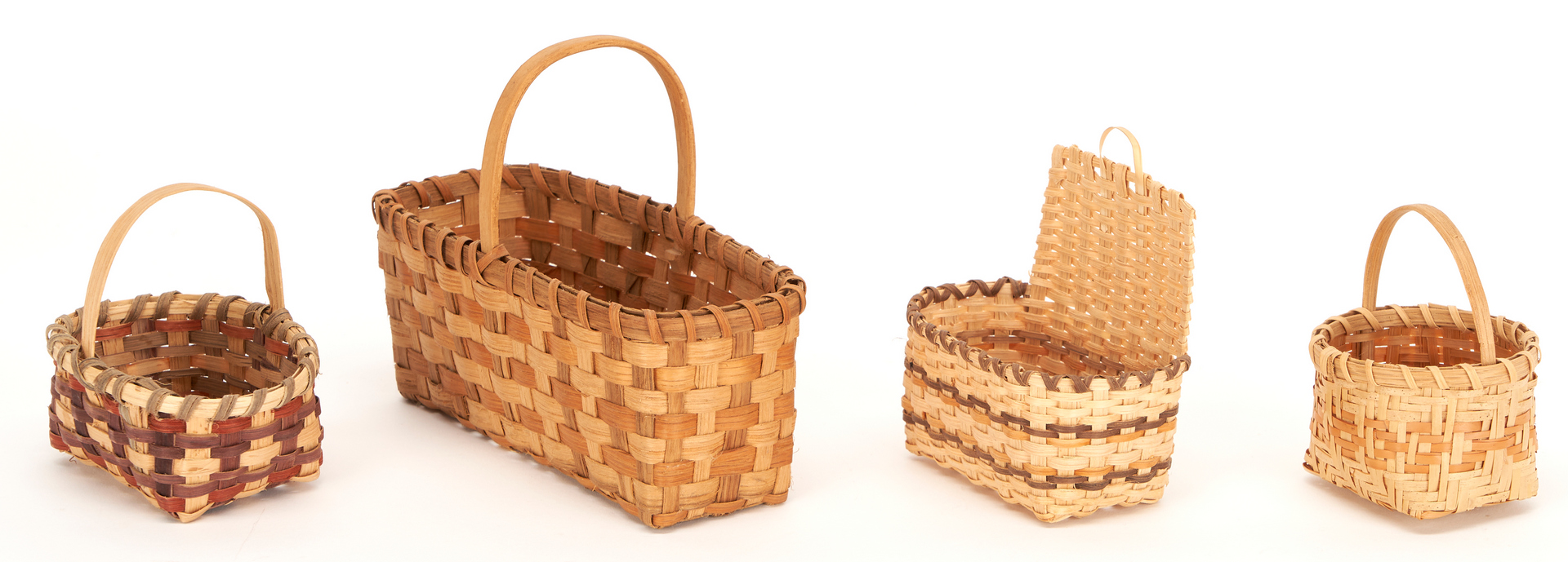 Lot 622: Sixteen (16) Miniature Baskets, mostly Cherokee