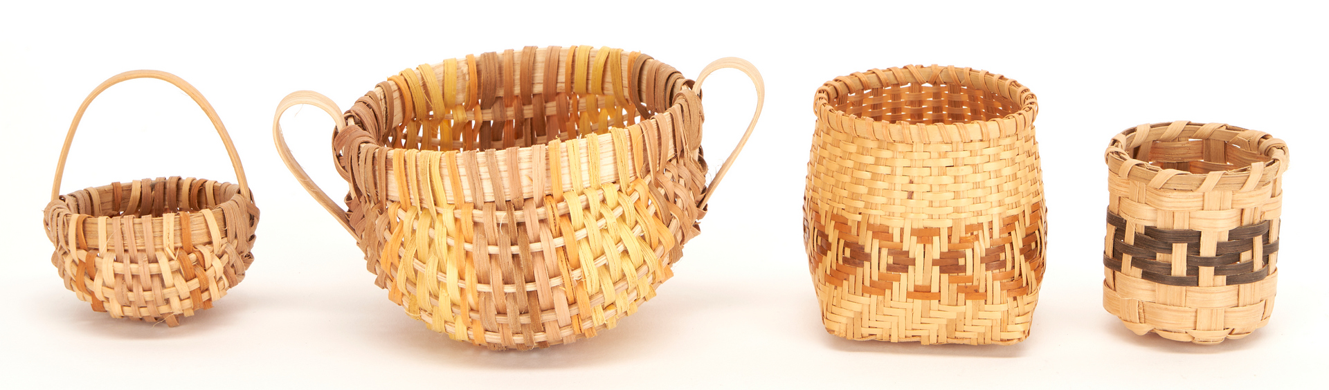 Lot 622: Sixteen (16) Miniature Baskets, mostly Cherokee