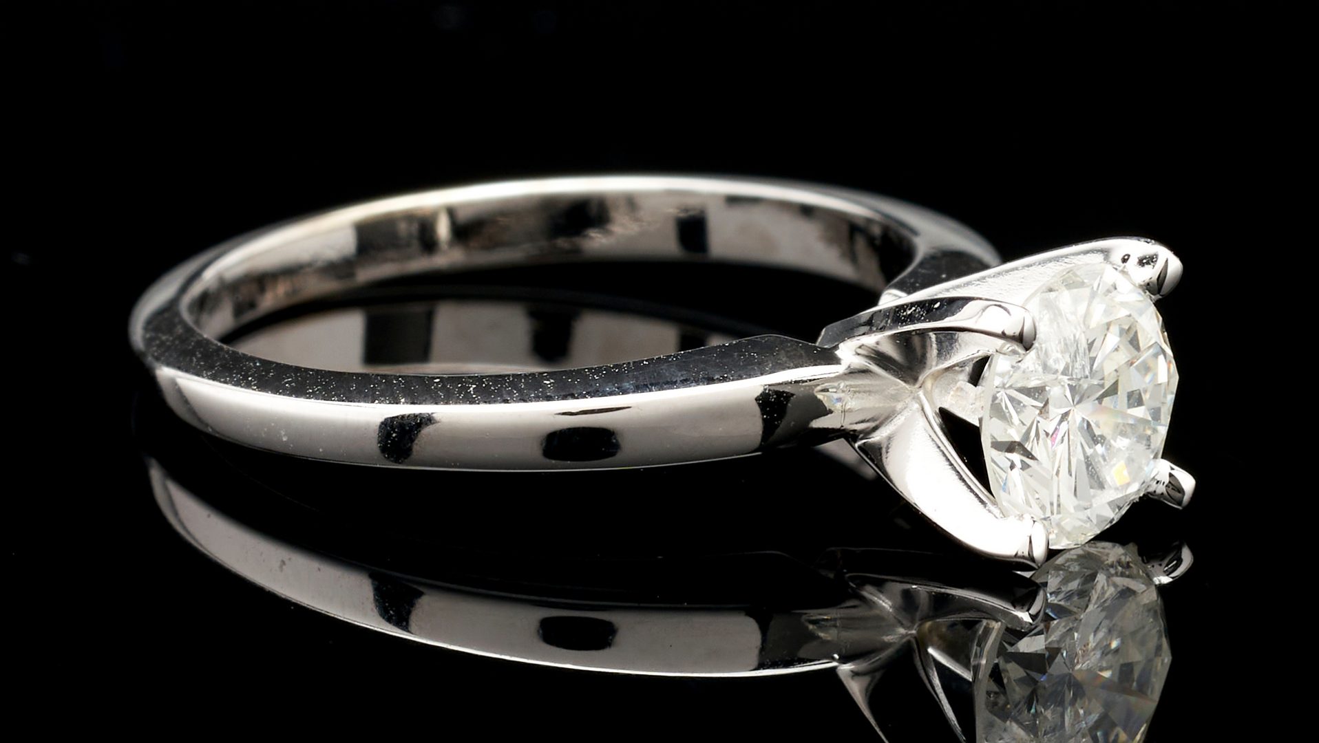Lot 218: Ladies 14K Round Cut Diamond Engagement Ring