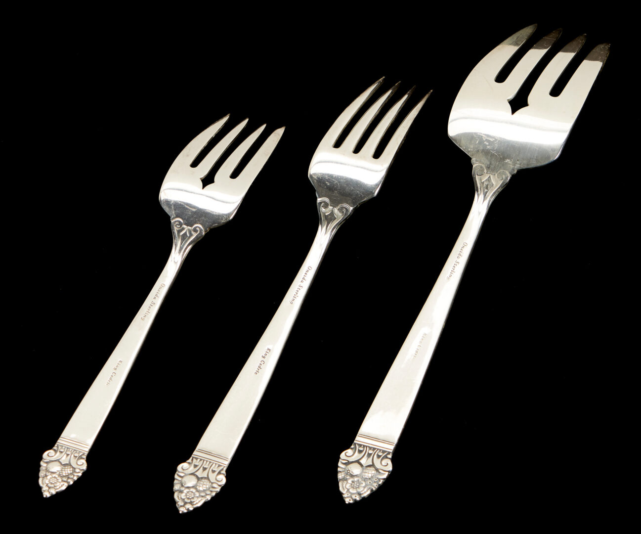 Lot 1008: 47 Pcs. Sterling Silver Flatware, incl. Oneida King Cedric, Service for 6
