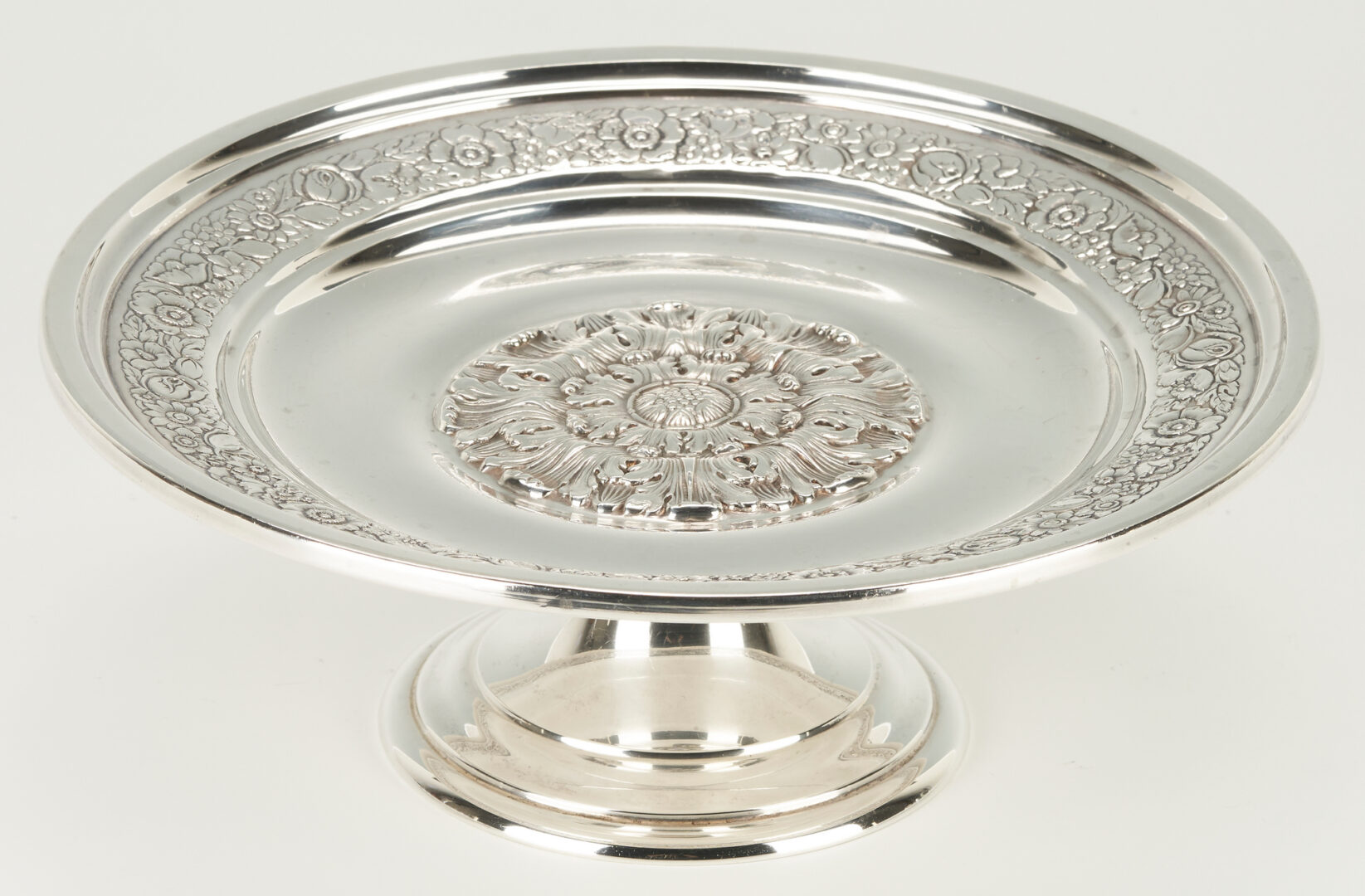 Lot 1025: 2 pcs. Repousse Sterling, Kirk Tray + Reed & Barton Cake Stand