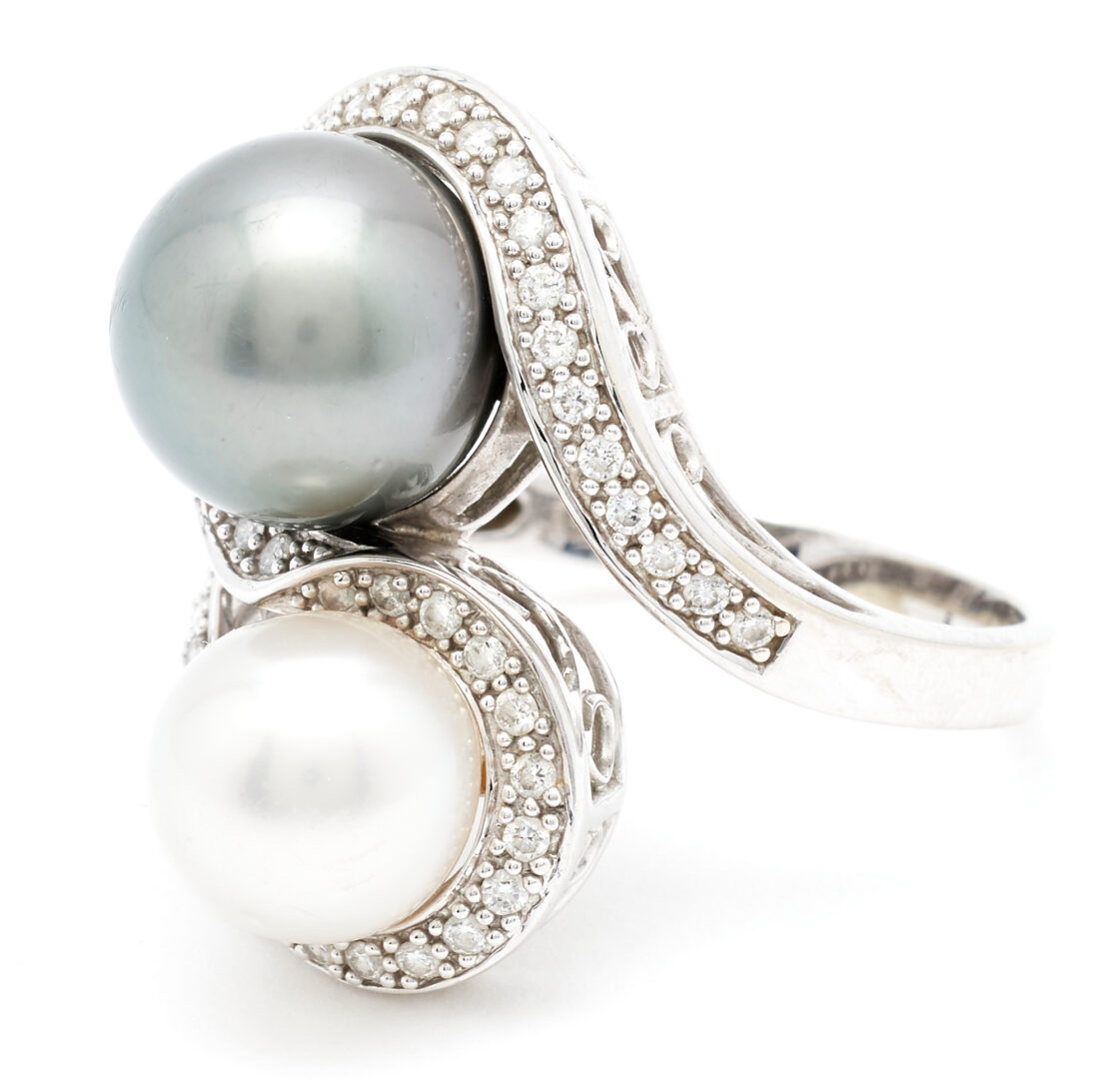 Lot 1183: 14K Tahitian Pearl & Diamond Ring