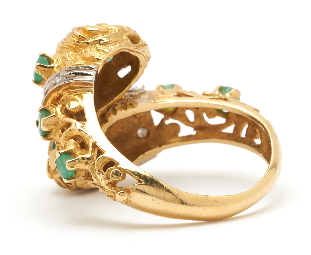Lot 1194: 18K Emerald & Diamond Jaguar Head Ring