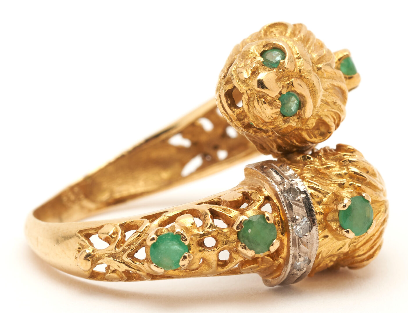 Lot 1194: 18K Emerald & Diamond Jaguar Head Ring